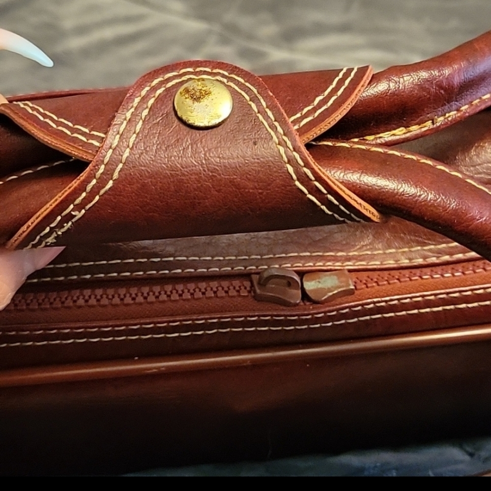 Impossible to find Vintage Genuine Leather 1960s Schiaparelli weekenders bag - Picture 6 of 12